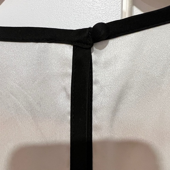 100% Mulberry Silk Top - Picture 5 of 6